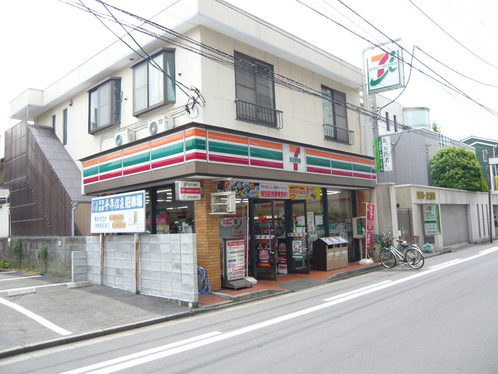 Convenience store. 506m to Seven-Eleven Chitoseshin the town shop