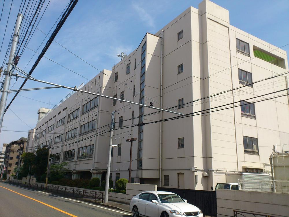 Primary school. 880m to the Kawasaki Municipal Suenaga Elementary School