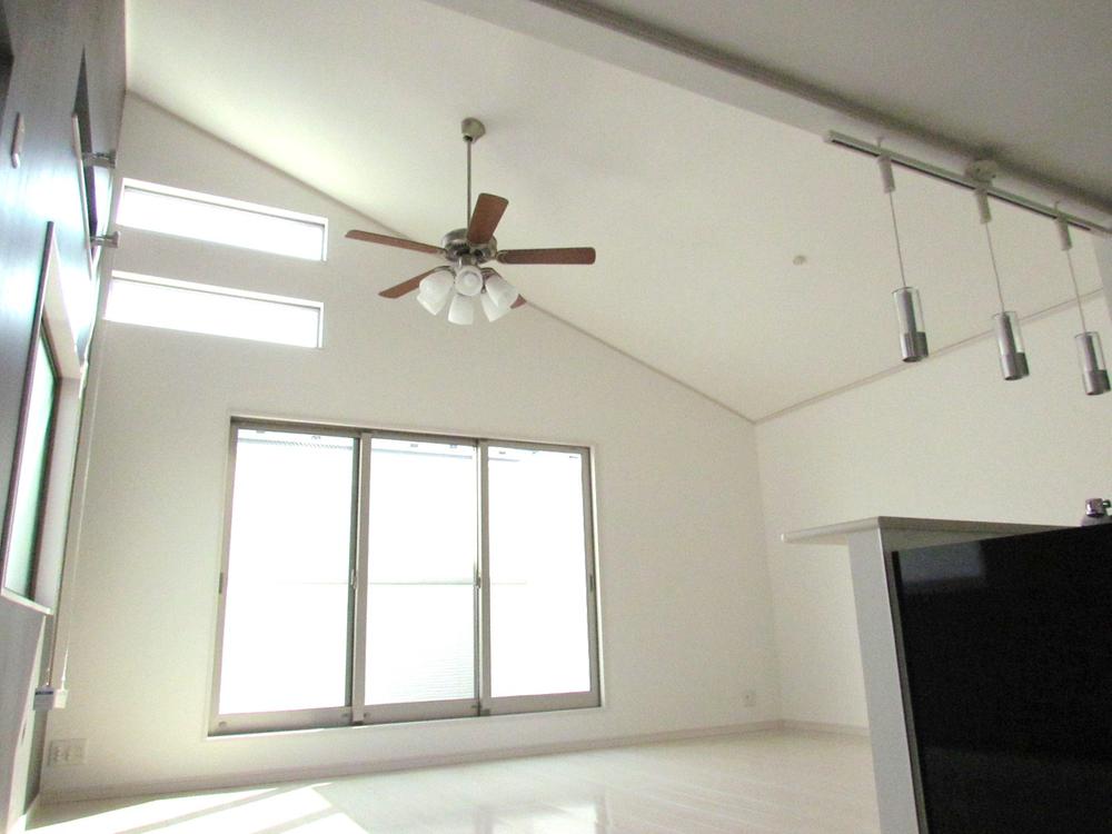 Living. It is balanced living daylight