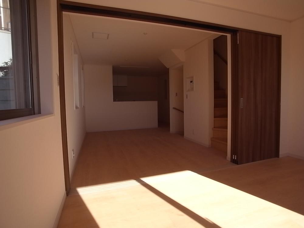 Living. Sunlight will plug also in the living room. Indoor (12 May 2013) Shooting