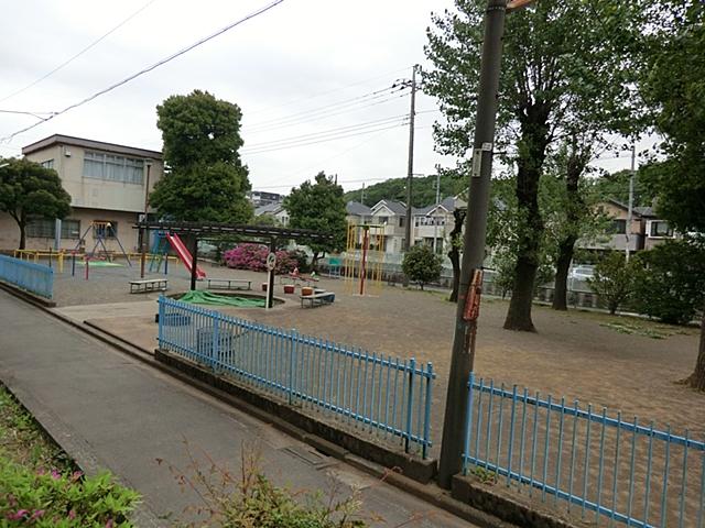 park. Many of the park regardless of the large and small are scattered in the 200m around until Kamisakunobe park.
