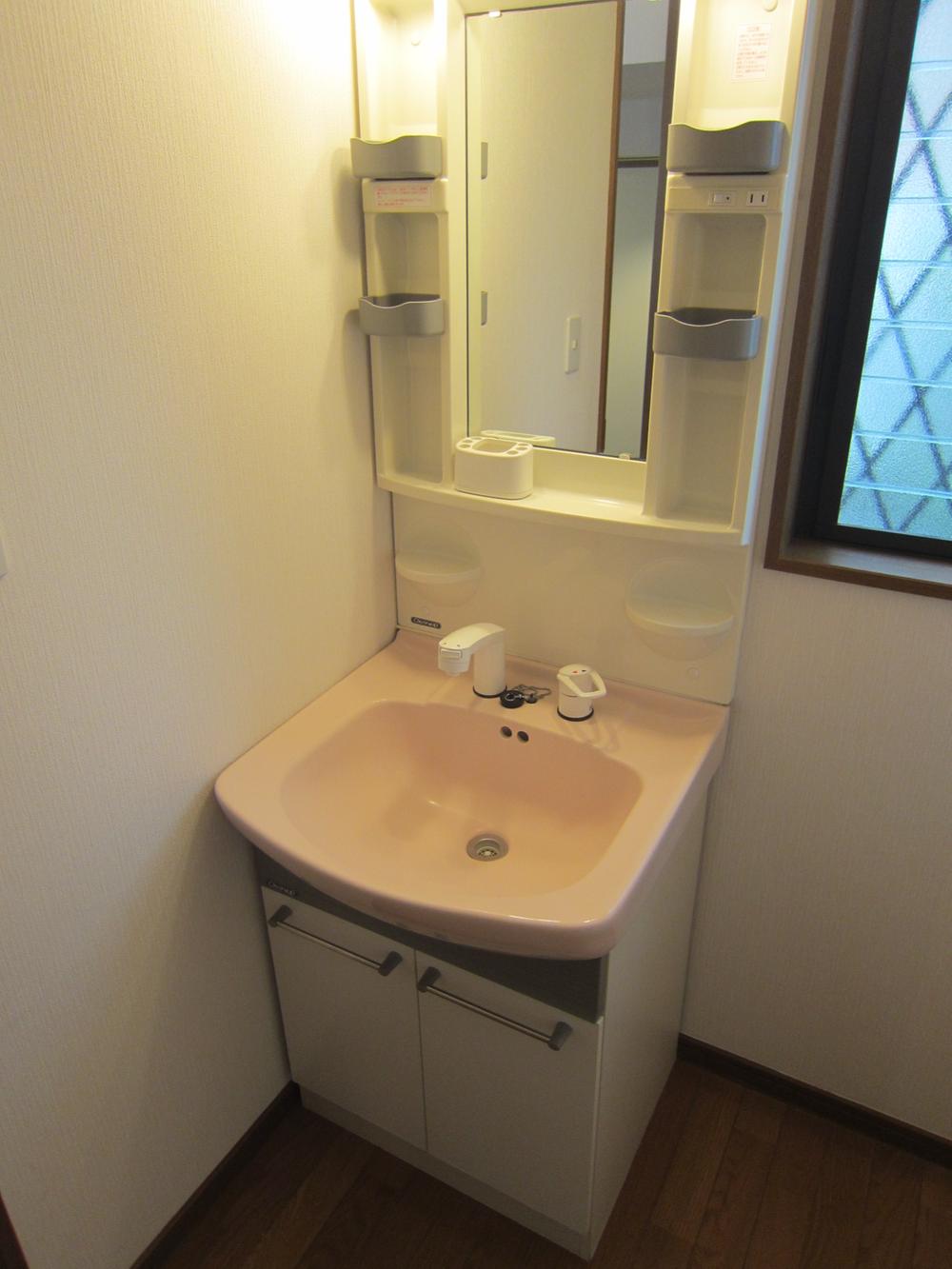 Wash basin, toilet. Indoor shooting