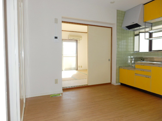 Other room space. Flooring of the dining kitchen