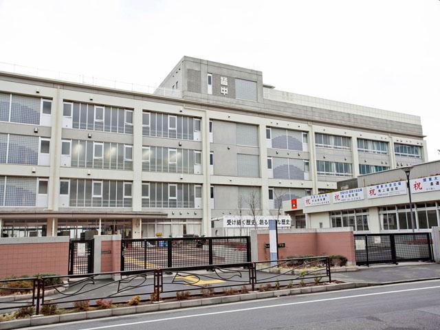 Junior high school. 170m to Kawasaki City Tachibana Junior High School