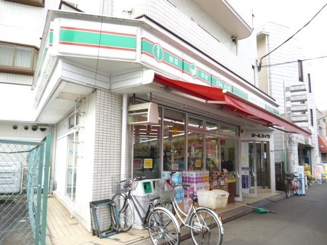 Convenience store. Lawson Store 100 380m up (convenience store)