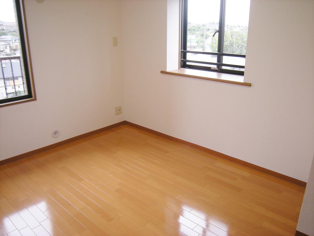 Non-living room. Flooring of Western-style