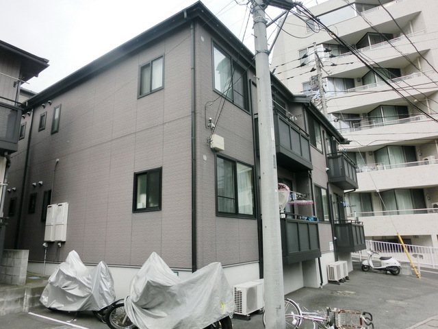 Building appearance. Two-story ・ Apartment facing east