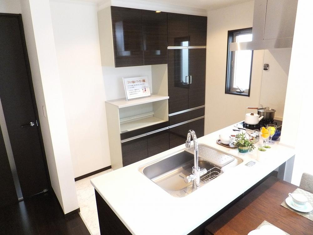 Kitchen. Indoor (10 May 2013) Shooting Spacious kitchen space with a back storage.