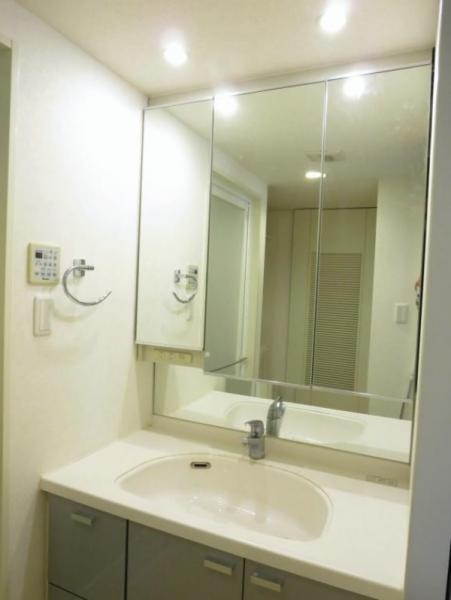 Wash basin, toilet. Artificial marble counter