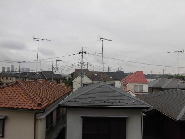 View photos from the dwelling unit. View from the site (July 2013) Shooting