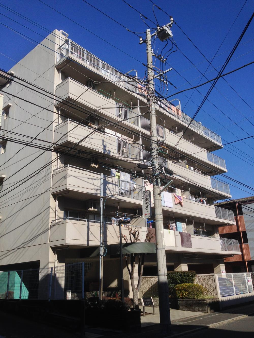 Local appearance photo. Local (12 May 2013) Shooting