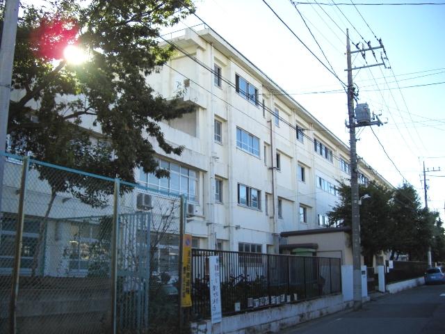 Junior high school. 760m to the Kawasaki Municipal Higashitachibana junior high school