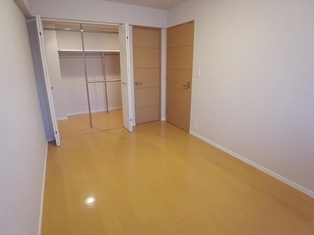 Non-living room. Indoor (11 May 2013) Shooting