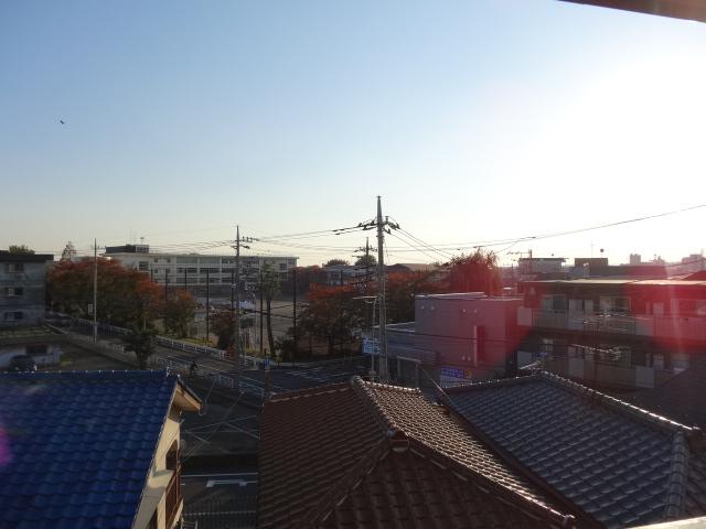 View photos from the dwelling unit. View from the site (November 2013) Shooting