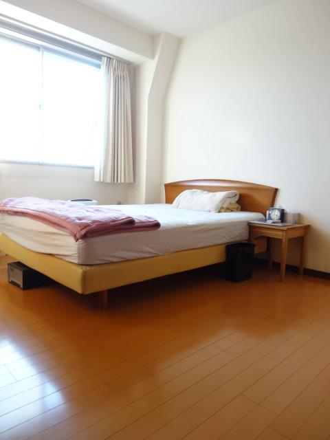 Non-living room. Indoor (11 May 2013) Shooting