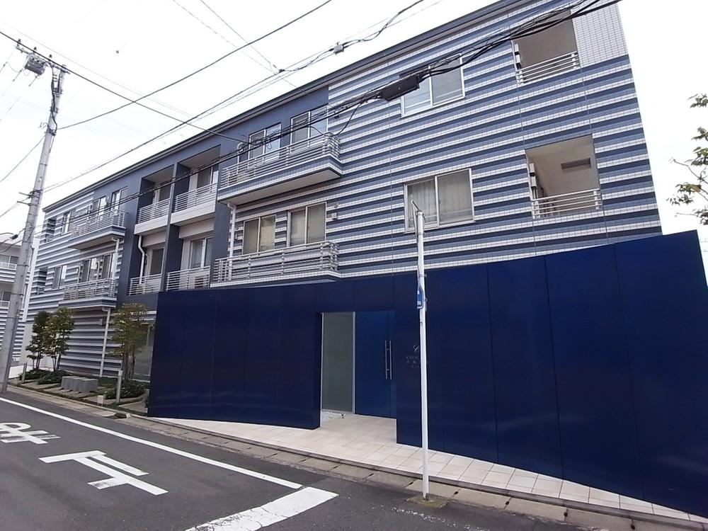 Local appearance photo. Local (10 May 2013) Shooting