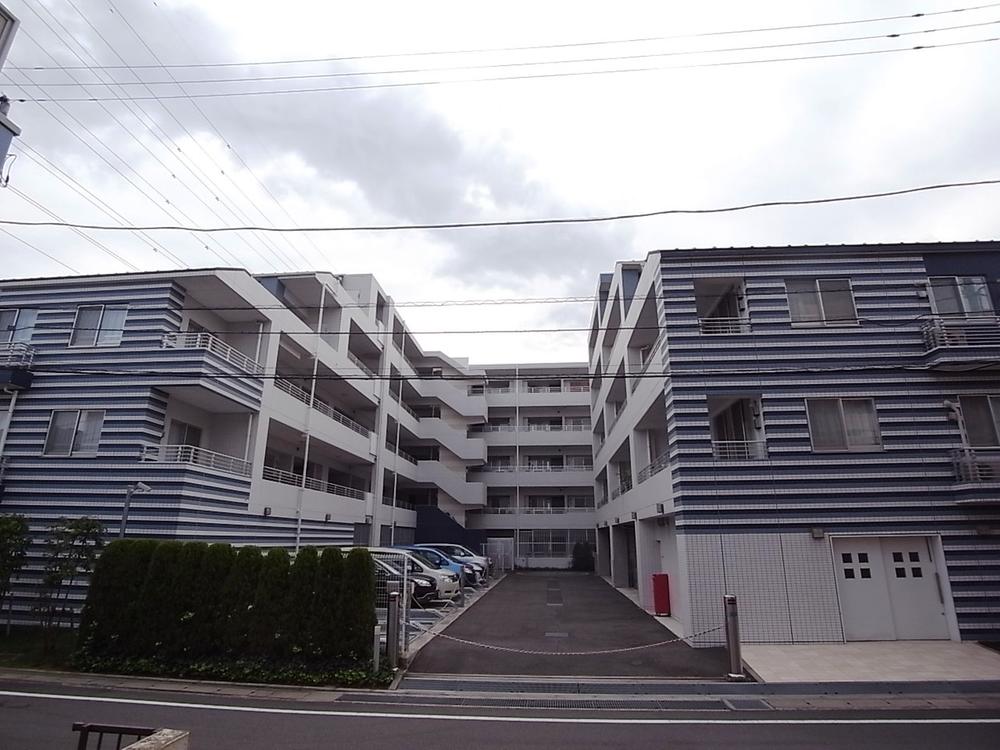 Local appearance photo. Local (10 May 2013) Shooting