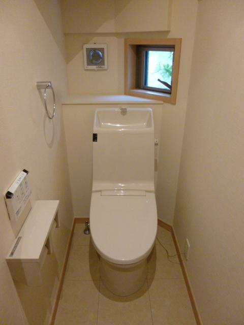 Toilet. Maru wash washing, Fully automatic toilet bowl cleaning, Super water-saving ECO5 function standard!