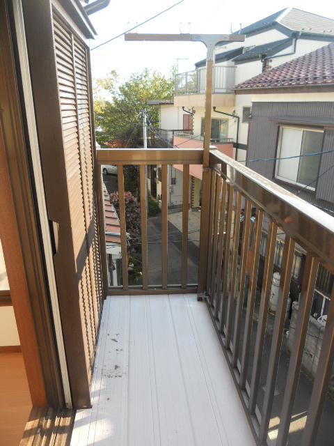 Balcony. Southwest-facing balcony is good per yang.