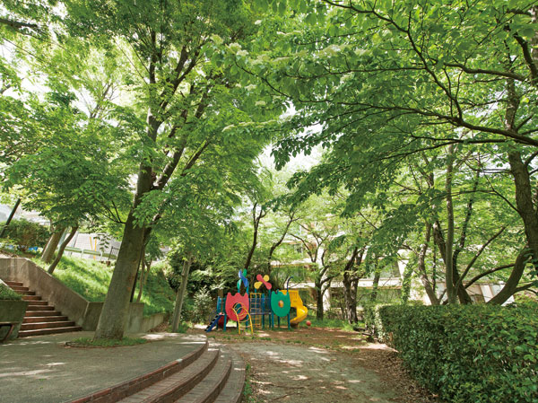 Surrounding environment. Hisamoto park (3-minute walk ・ About 210m)