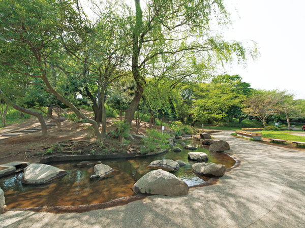Surrounding environment. Kajigaya first park (walk 16 minutes ・ About 1220m)