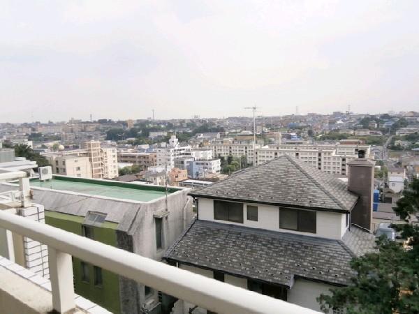 View photos from the dwelling unit. Exposure to the sun ・ View is good