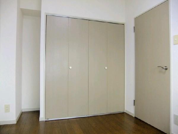 Non-living room. Room Western-style other than