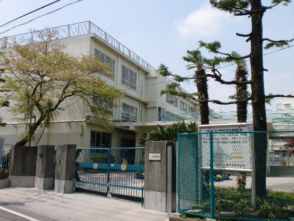 Primary school. Shibokuchi until elementary school 500m