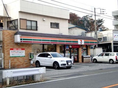 Convenience store. Seven-Eleven (convenience store) to 200m