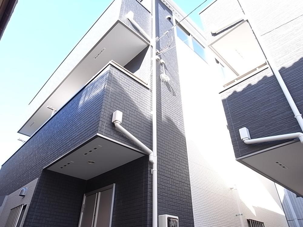 Local appearance photo. Parking space two! 4LDK! Is a good listing of per yang. Please check all means at the local.