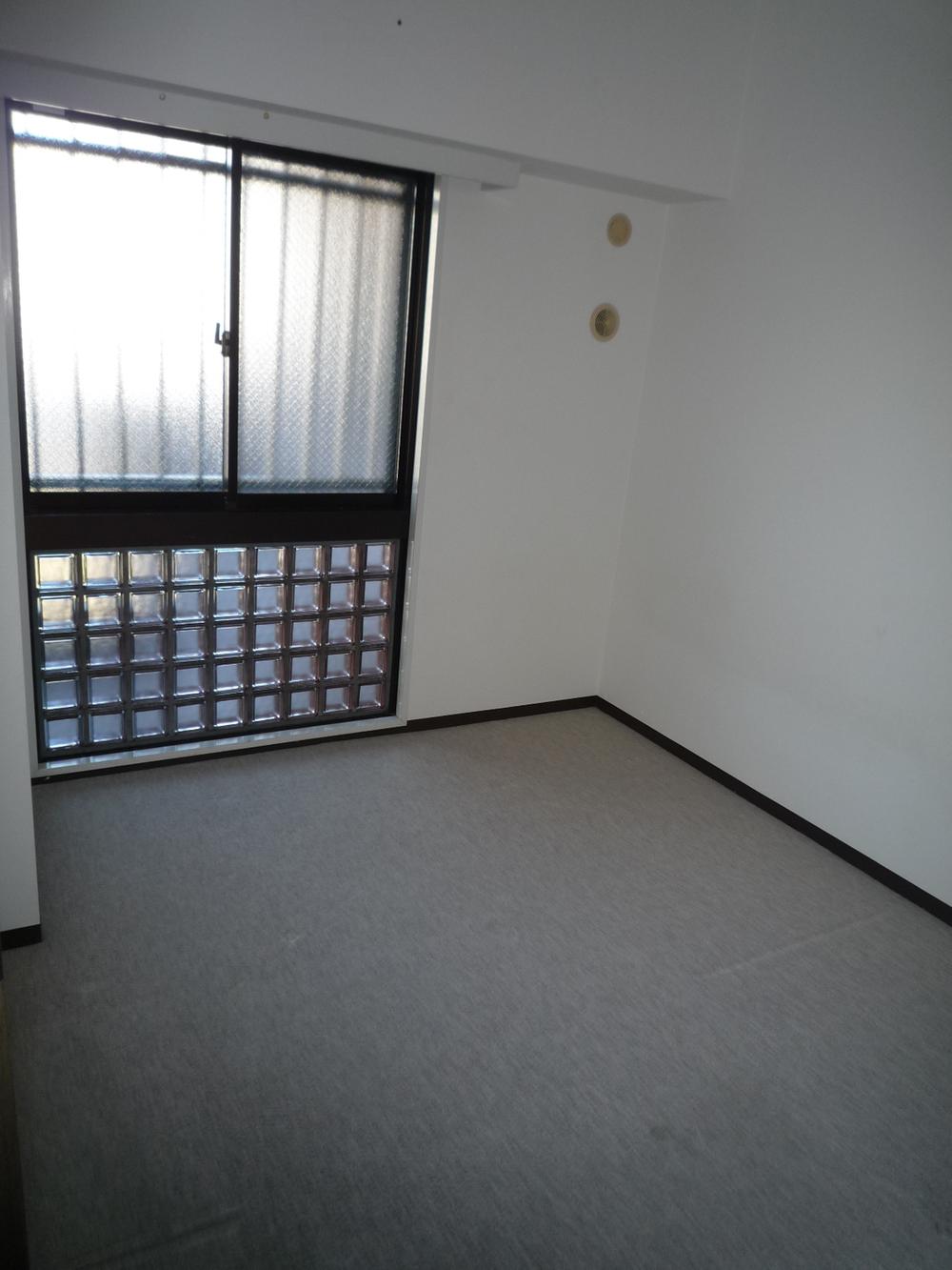 Non-living room. Indoor (11 May 2013) Shooting