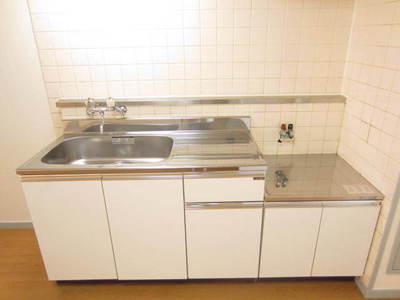 Kitchen. Is a convenient two-burner stove installation Allowed kitchen towards the self-catering school.