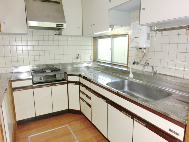 Kitchen.  ☆ A spacious kitchen ☆