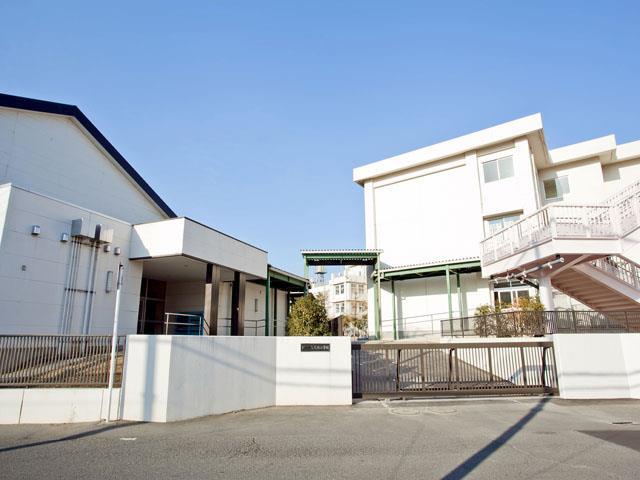 Primary school. About an 8-minute walk to in the 790m flat until the lottery elementary school, Elementary School jewels.
