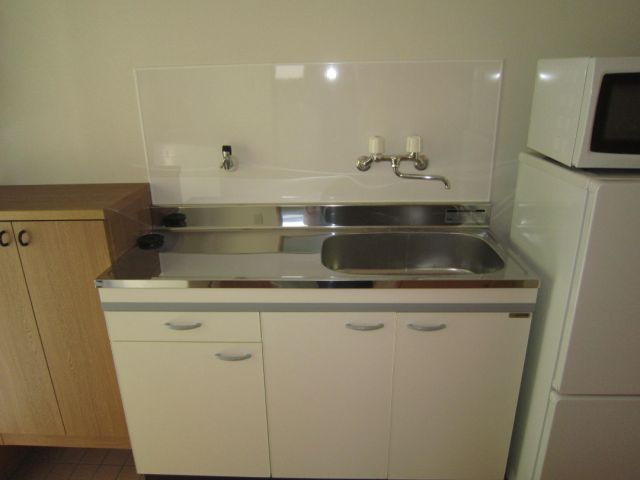 Kitchen. It is may be placed the IH heater.