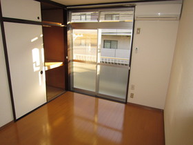 Living and room. Storage between 1 Air-conditioned 1 groups