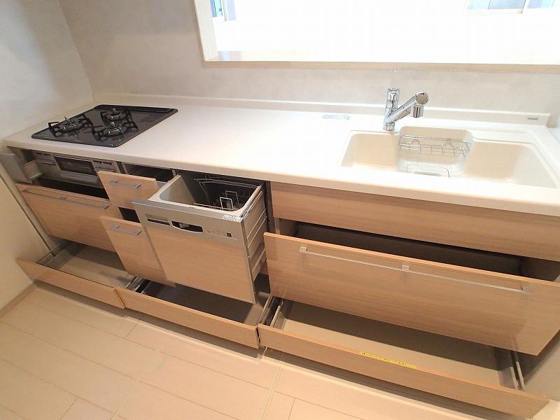 Kitchen. Pull-out type cabinet System kitchen