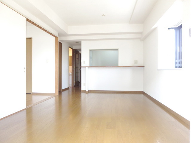 Living and room. Spacious 13 Pledge of LDK rooms