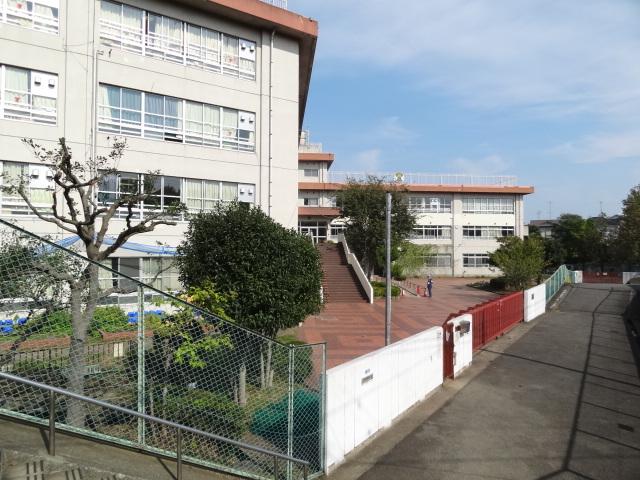Primary school. 1029m to Kawasaki City Nagao Elementary School