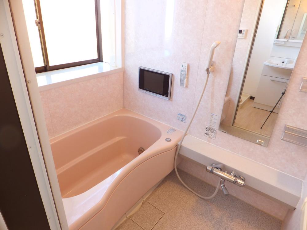Bathroom. Bathroom is a faucet already replaced. Heal the fatigue of the day.