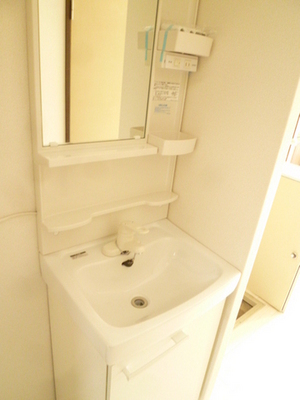Washroom. Wash basin is an independent type! Effortlessly prepare for going out ☆ 