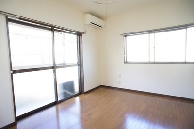 Living and room. Two-plane daylight, Ventilation is also good! Spend it comfortably. 