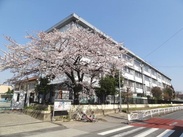 Primary school. Shukugawara until elementary school 400m