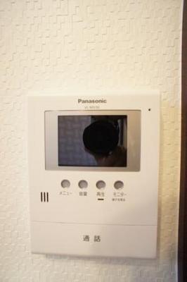 Security. TV monitor with intercom ☆