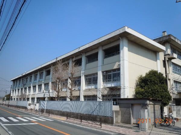 Junior high school. 1800m to Inada junior high school