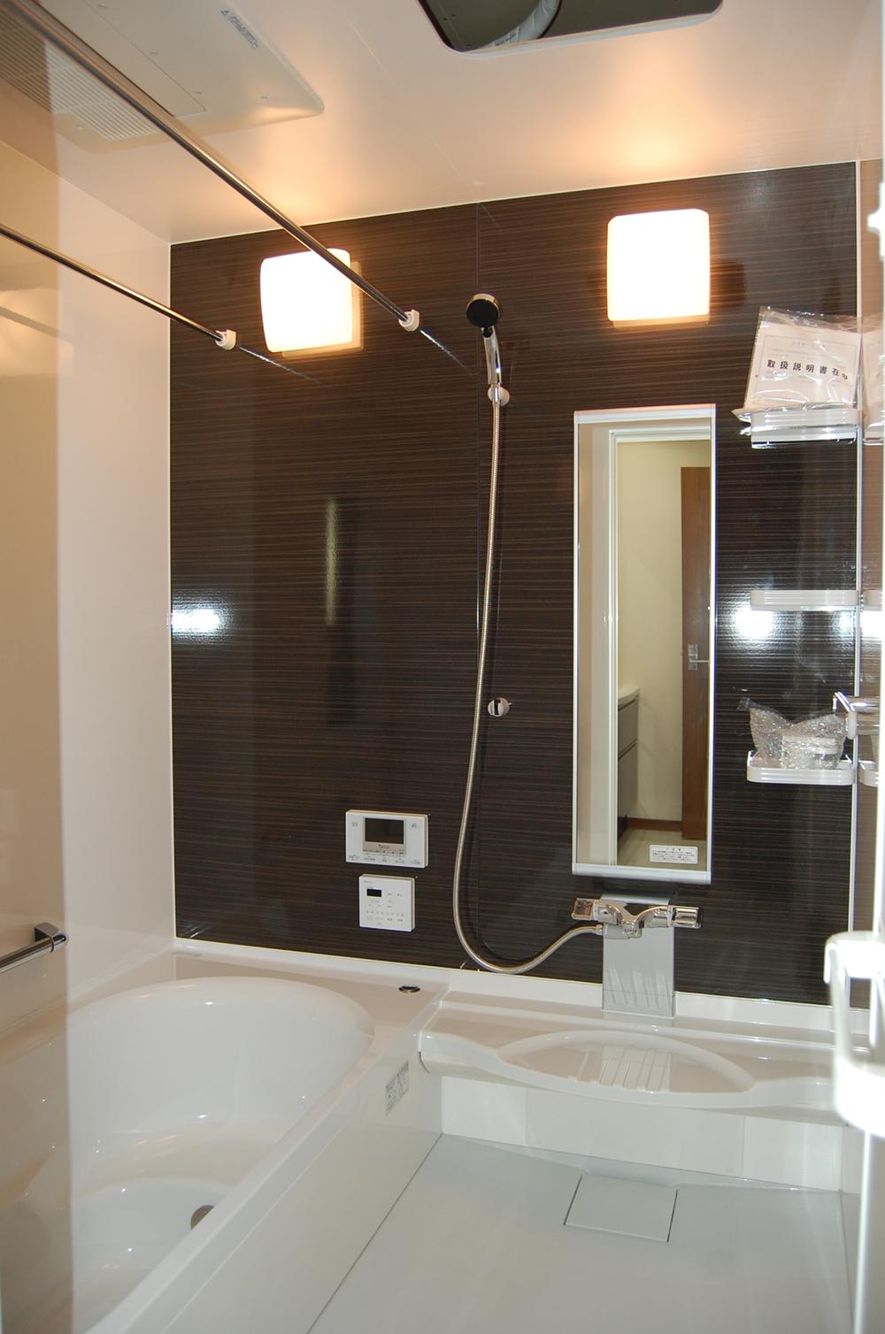 Bathroom.  ※ TV is not attached (sweat) Tsu but, Takara's wall using the pronoun enamel! Comfortable winter bath because it is the total thermal insulation that wraps around the entire bathroom in addition! Supposed to be (laughs)