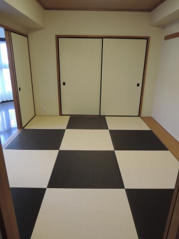 Non-living room. 6 Pledge modern Japanese-style