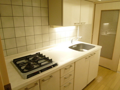 Kitchen. City gas specifications! Hakadori also cooking for with a two-burner stove! ! 