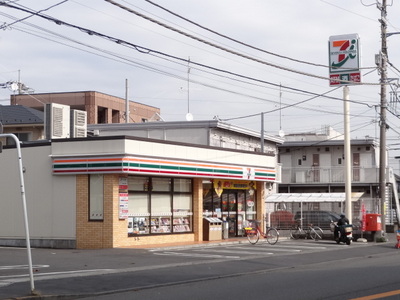 Convenience store. Seven-Eleven (convenience store) to 400m