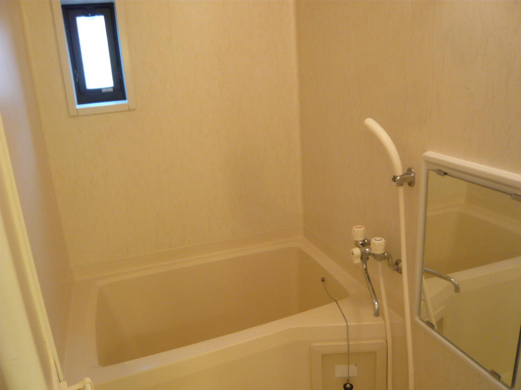 Bath.  ☆ Spacious bathroom ・ There are window